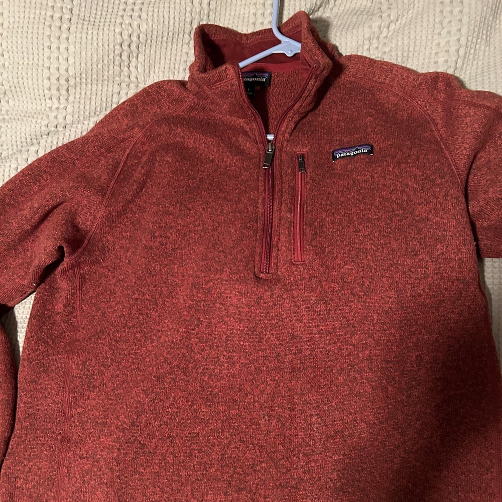 Men’s size Large Patagonia better sweater - Red EUC